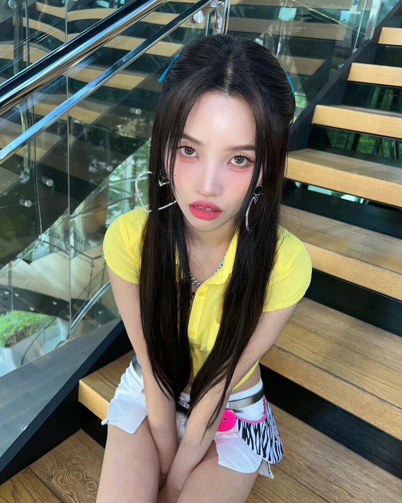 230523 - (G)I-DLE Soyeon Instagram Update | kpopping