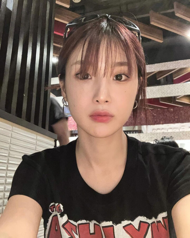 240806 Yuna Instagram Update documents 6