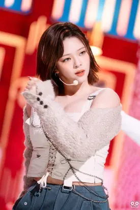 230319 TWICE Jeongyeon - 'SET ME FREE' at Inkigayo