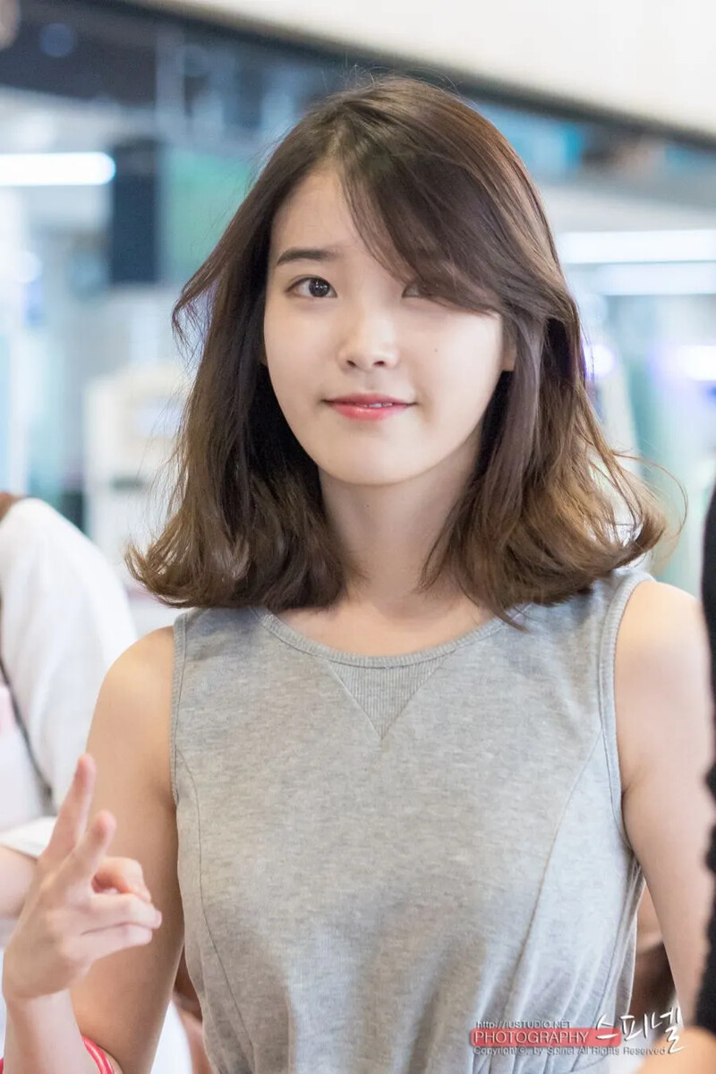 140613 김포공항 출국 아이유 직찍 by 스피넬-5.jpg