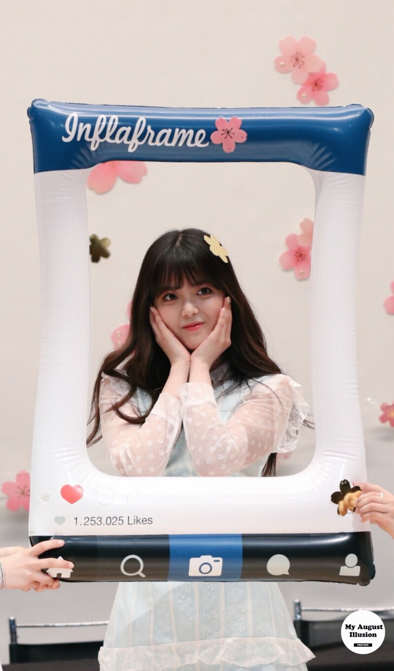 180415 Weki Meki Suyeon at Bundang 'Lucky' Fansign documents 5