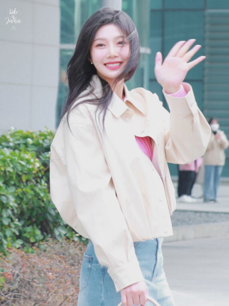 230315 Red Velvet Joy - Animal Farm Commute documents 3