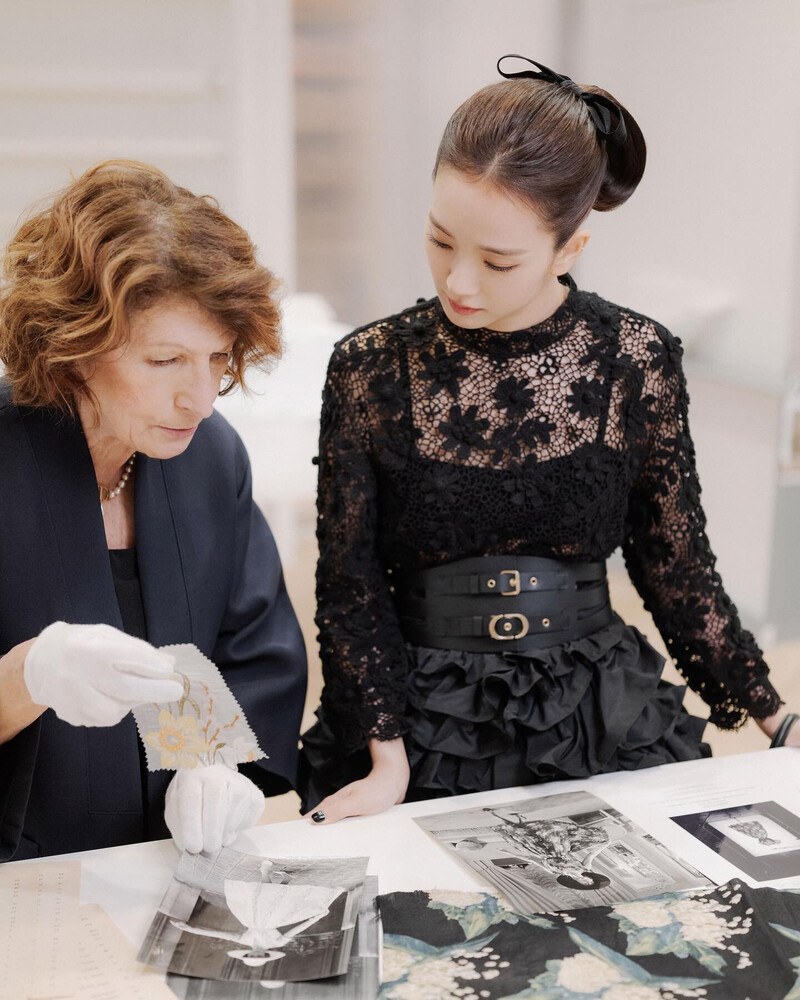 230322 BLACKPINK JISOO at the DIOR Heritage during Paris Fashion Week documents 4