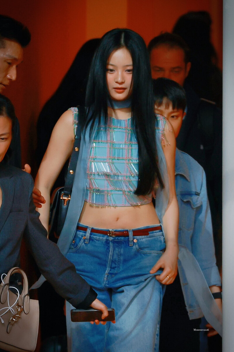 240920 NewJeans Hanni - Gucci SS25 Show at Milan Fashion Week documents 11