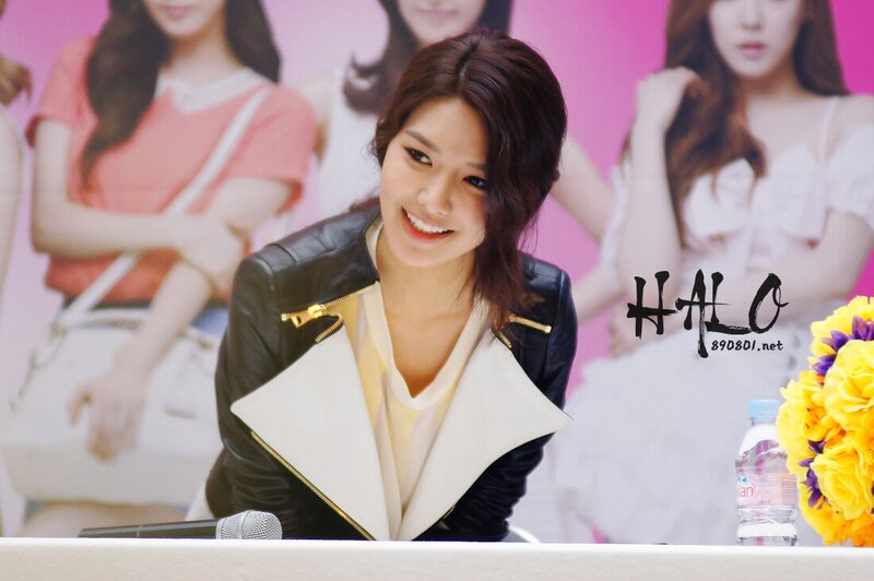 120329 Girls' Generation Sooyoung at Lotte Fansign documents 3