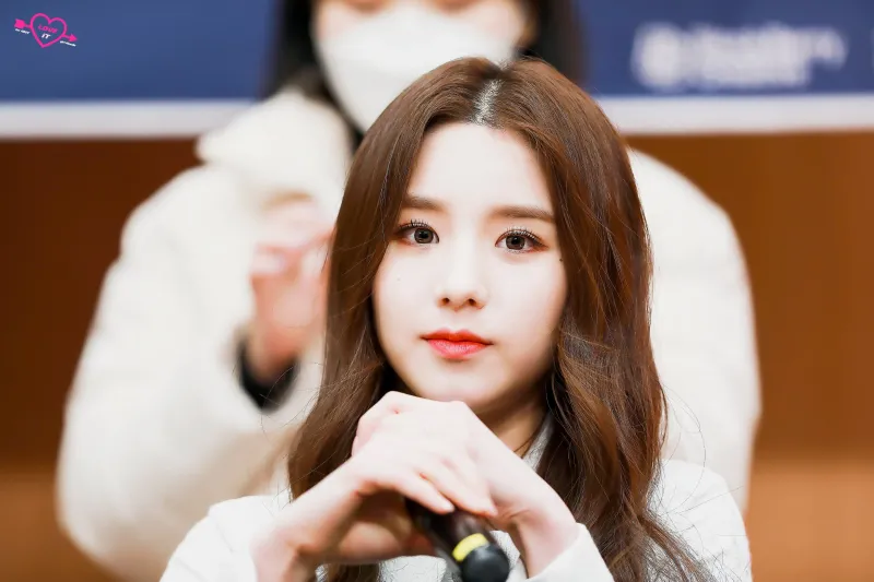 Jeon_HeeJin_com-1227959532023713794-EQqWrhIVAAA33Jn.jpg