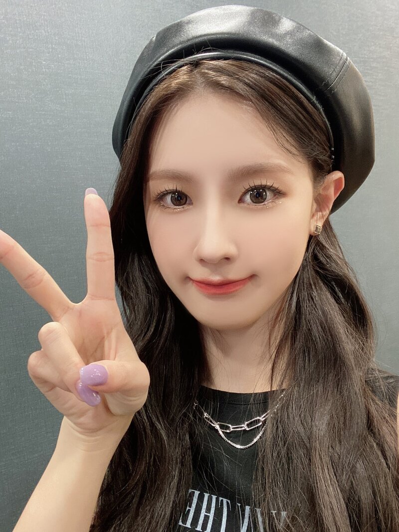 210917 (G)I-DLE Miyeon SNS Update documents 2
