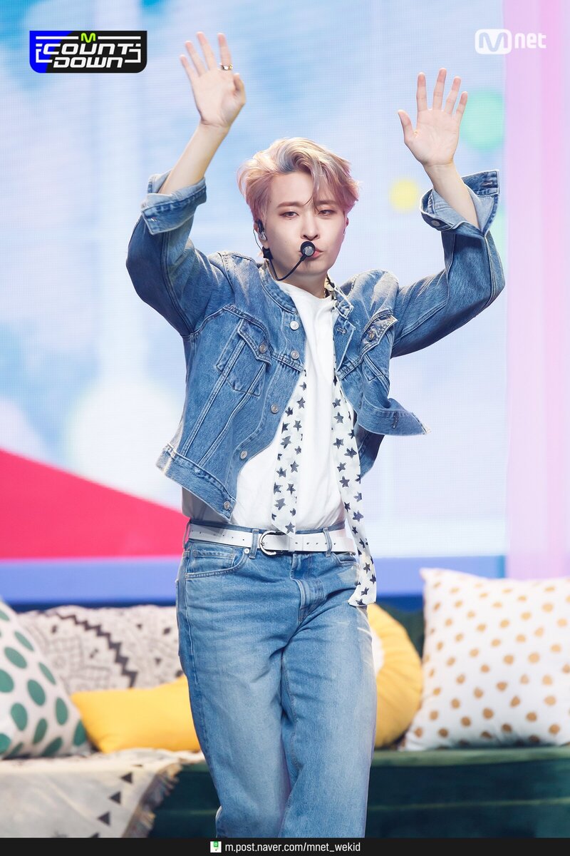 211007 Youngjae - 'Vibin' at M Countdown documents 23