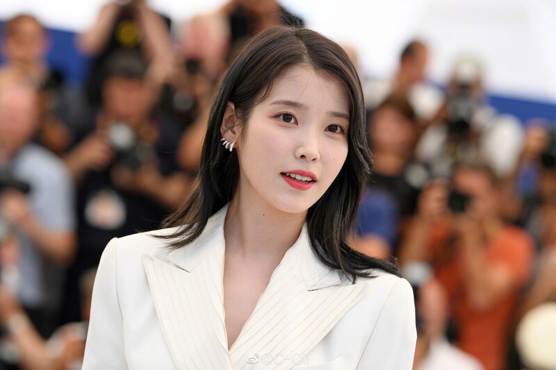 220527 IU - 'THE BROKER' Photocall Event at 75th CANNES Film Festival documents 6