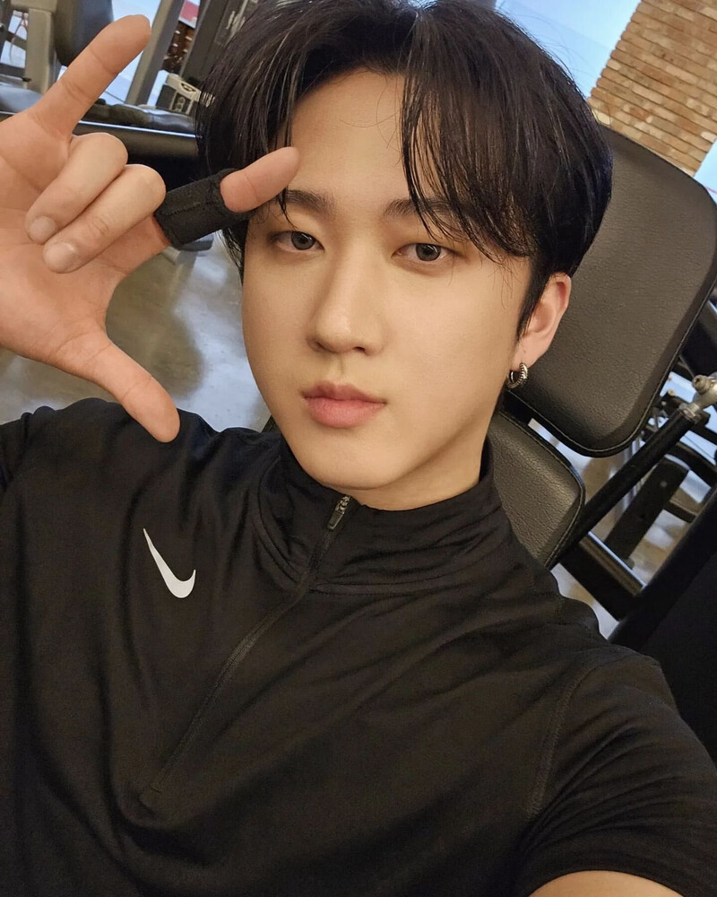 230223 Stray Kids Instagram - Changbin documents 3