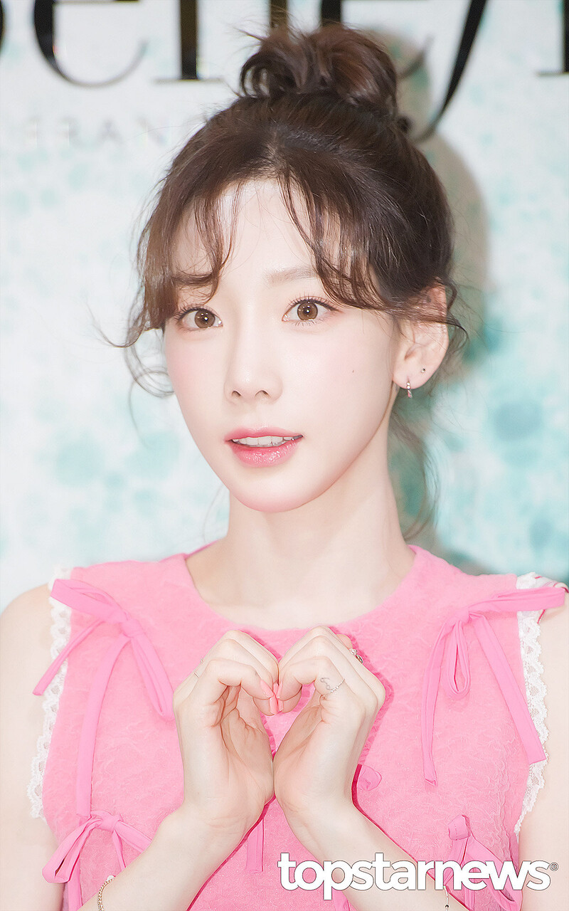 230330 Taeyeon - Benefit Pop-up Store Event documents 2