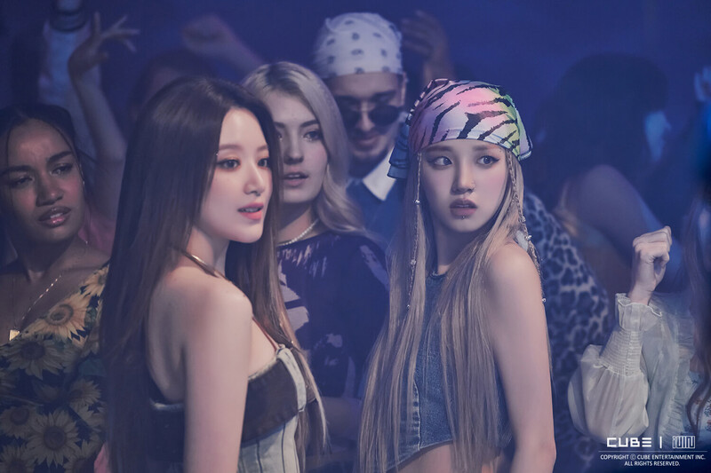 230530 Cube Naver Post - (G)I-DLE 'Queencard' MV Behind documents 2