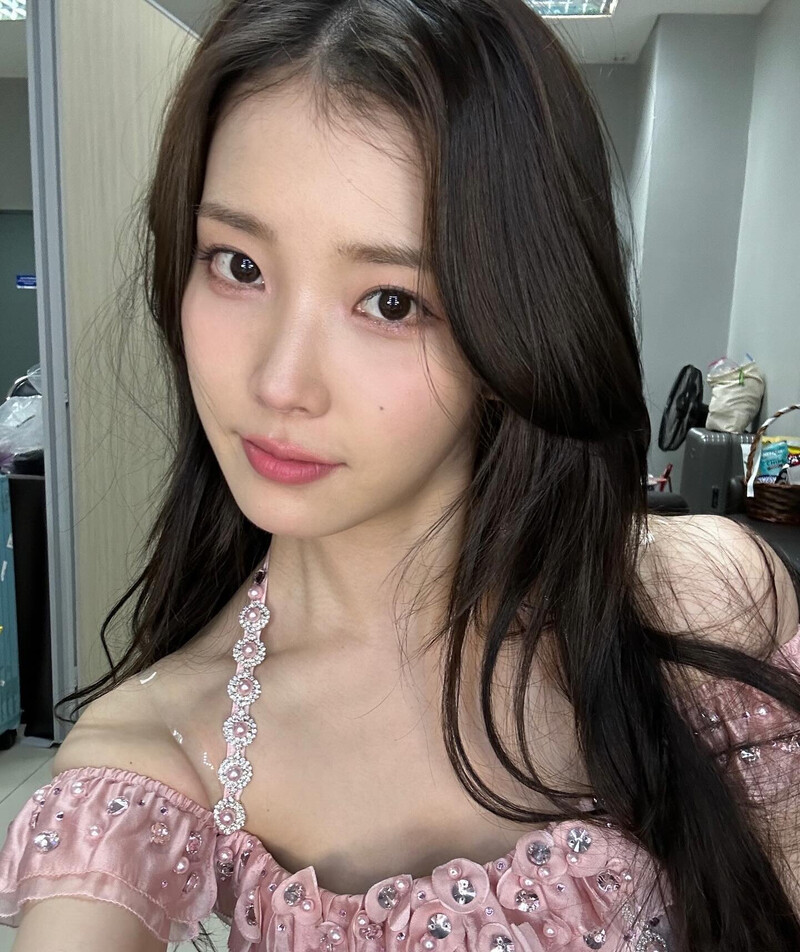 240705 IU Instagram Update documents 3