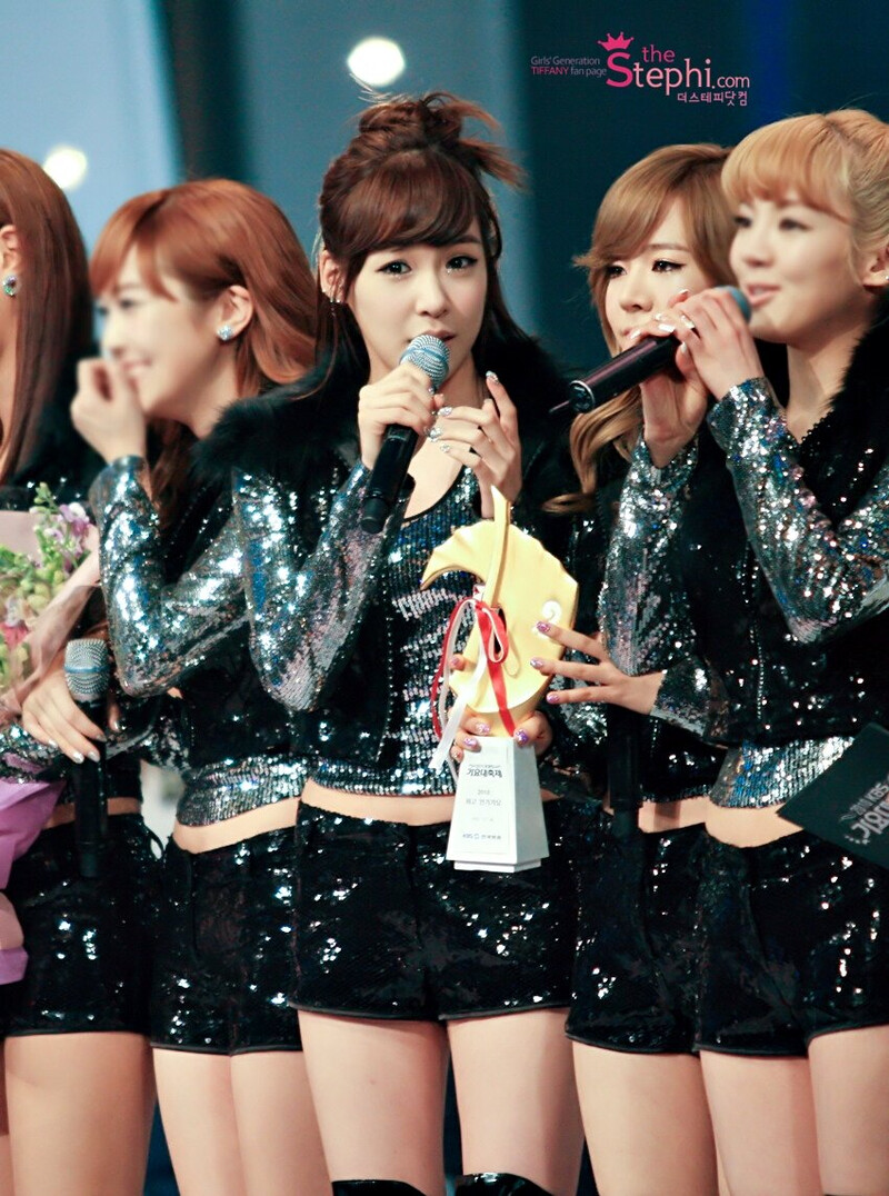 101230 Girls' Generation Tiffany at KBS Gayo Daechukje documents 11