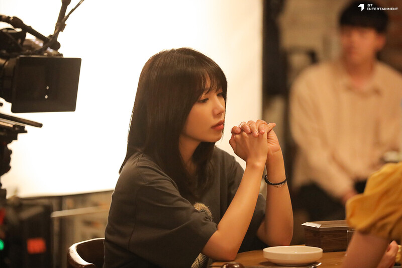 211115 IST Naver post - Apink EUNJI 'Work later, Drink now' drama shoot behind documents 3