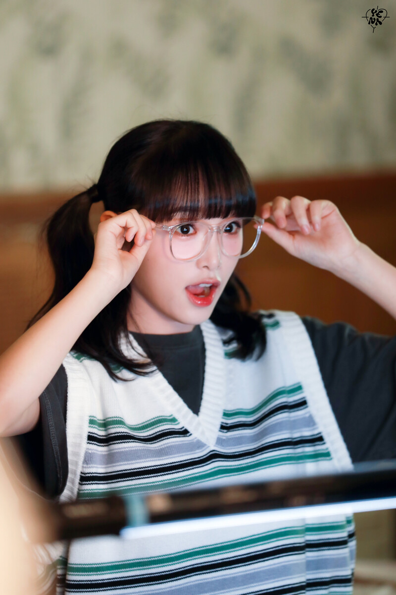 221012 Yuehua Entertainment Naver Update - YENA - Universe 'The Birth of a Smile Girl' Behind documents 11