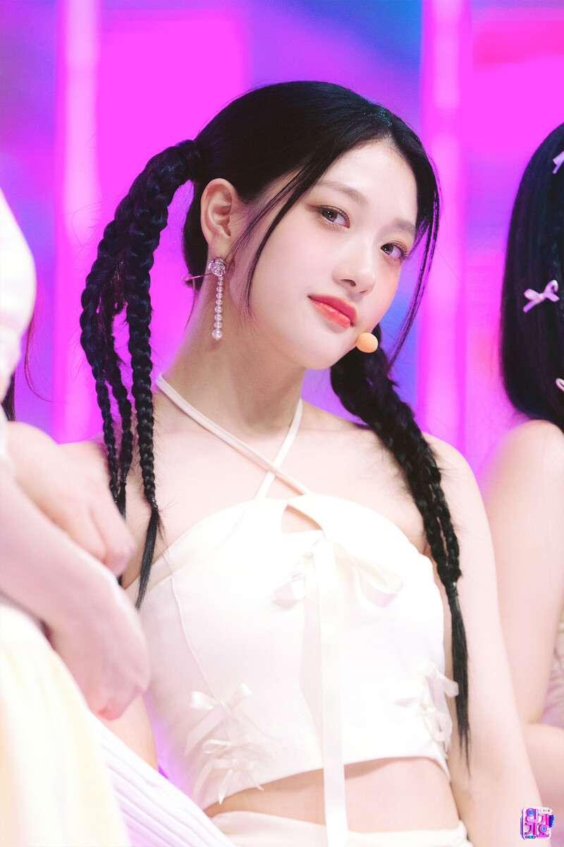 230611 fromis_9 Seoyeon - ‘#memos’ at Inkigayo documents 2