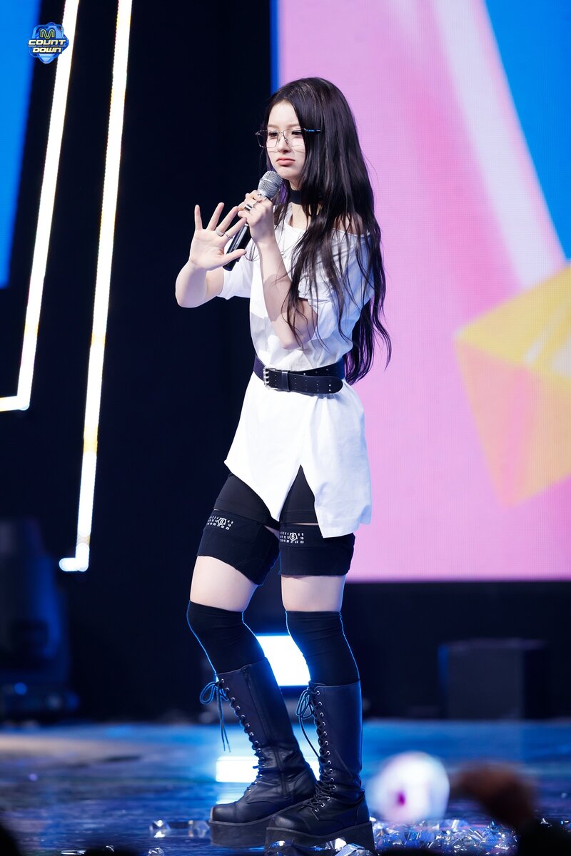 240125 NMIXX Sullyoon - 'DASH' at M Countdown documents 15