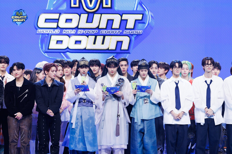 240208 MC Hanbin, Jaehyun and Sohee at M Countdown documents 13