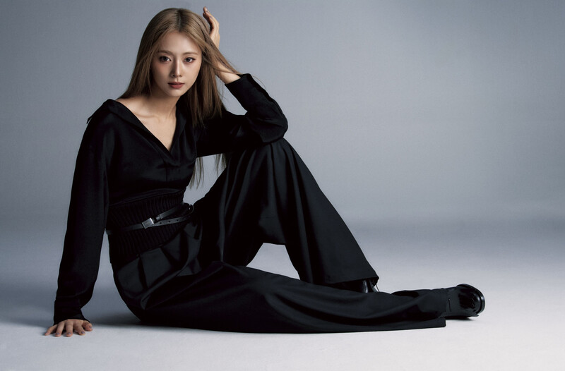 TZUYU x Max Mara for Harper’s BAZAAR - January/February 2025 Issue documents 1