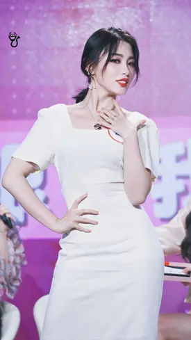 190904 SEN7ES Dai Meng at SNH48 7SENSES x OWLIE Taobao Live in Seoul