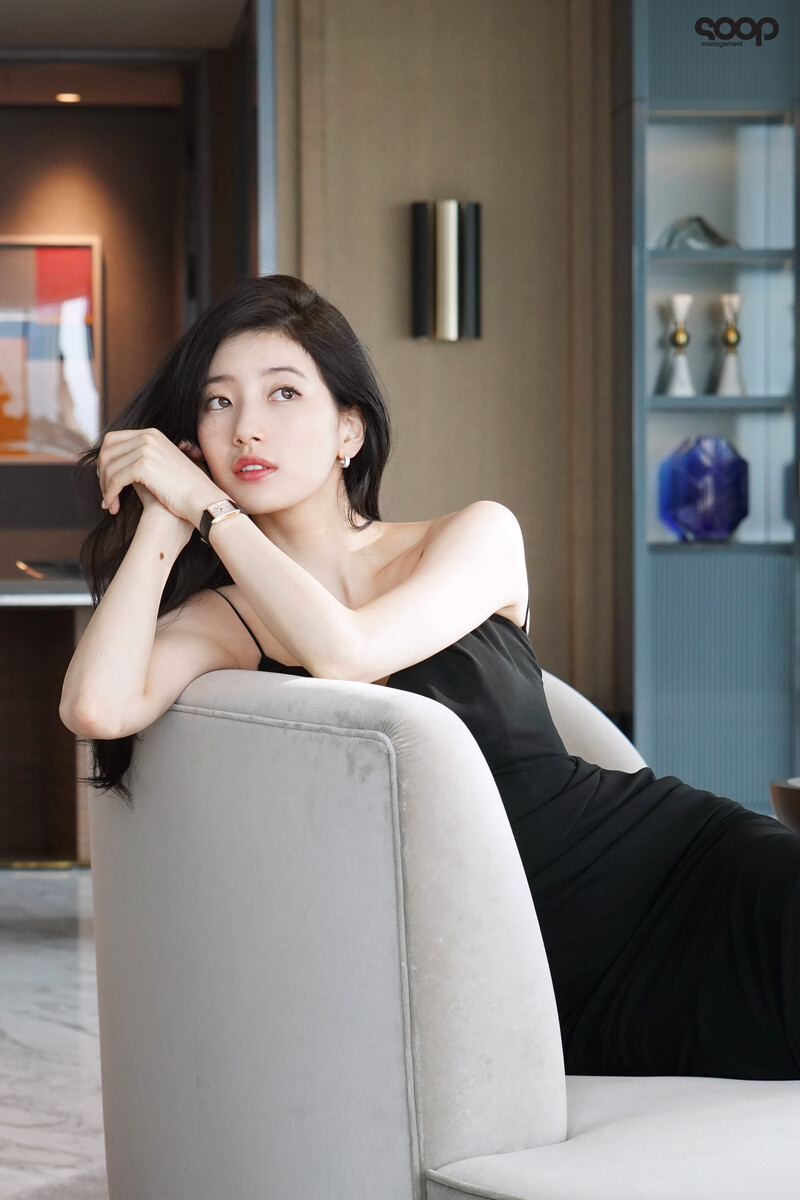 220812 SOOP Naver Post - Bae Suzy - Longines Photoshoot Behind documents 11