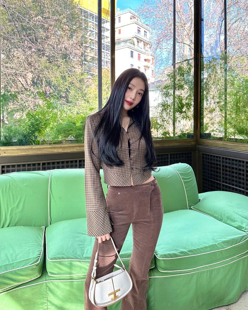 230303 Red Velvet Joy Instagram Update documents 3