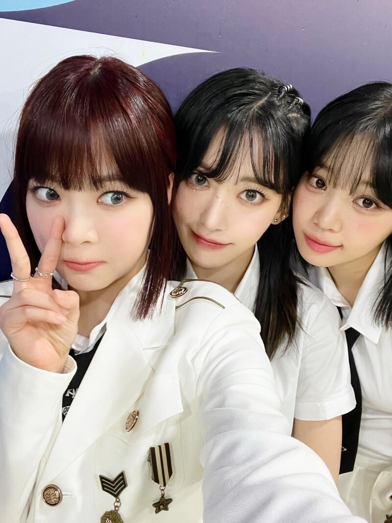 230528 LE SSERAFIM Twitter Update - Chaewon, Sakura & Eunchae documents 2