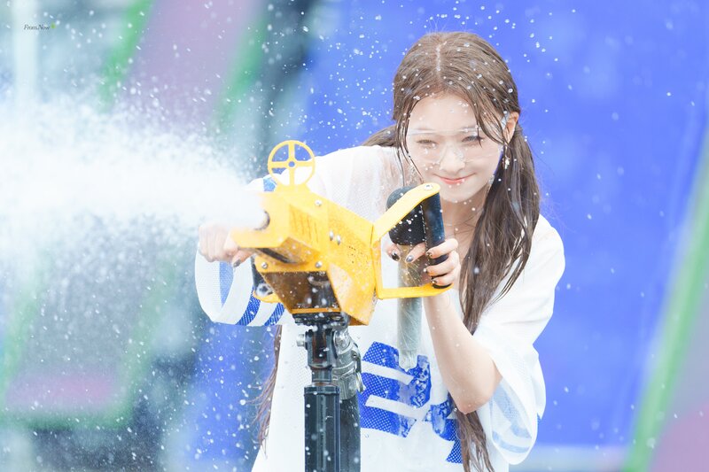 240705 fromis_9 Nagyung - Waterbomb Festival in Seoul Day 1 documents 10