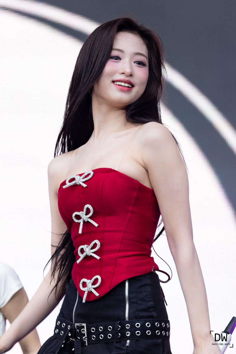 240921 BABYMONSTER Ahyeon - Formula 1 Singapore Airlines Grand Prix documents 2