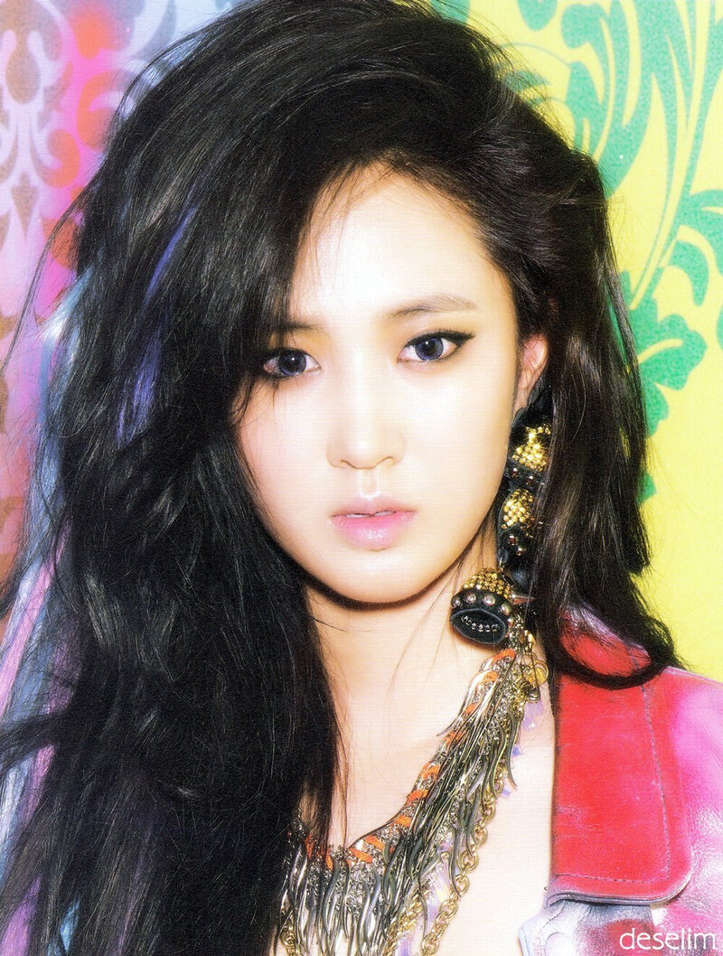 [SCAN] Girls' Generation - 'I Got A Boy' Yuri version documents 10