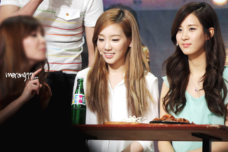 120509 Girls' Generation Taeyeon at Gag Concert documents 2