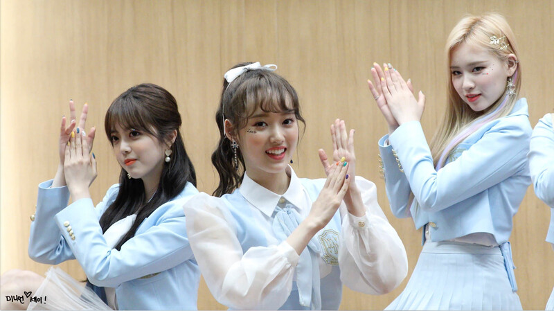 190519 Weki Meki at 'LOCK END LOL' Dongdaemun Fansign documents 1