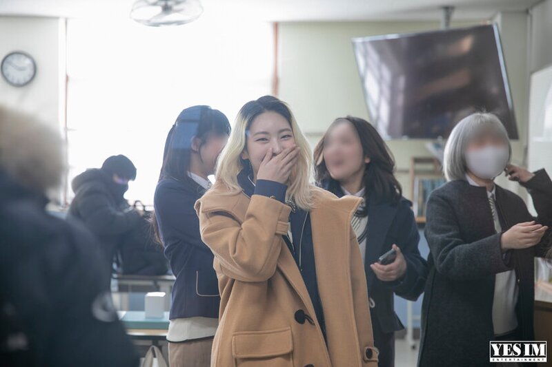 230210 YES IM Naver Post - Jia's Graduation Ceremony BEHIND documents 14