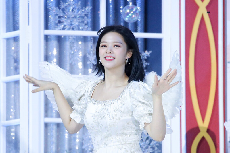 200105 TWICE Jeongyeon - 34th Golden Disc Awards Day 2 documents 2