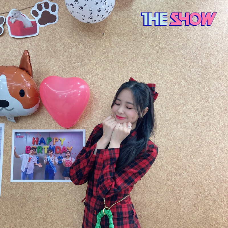 211214 Weeekly Jihan SNS Update at The Show documents 2