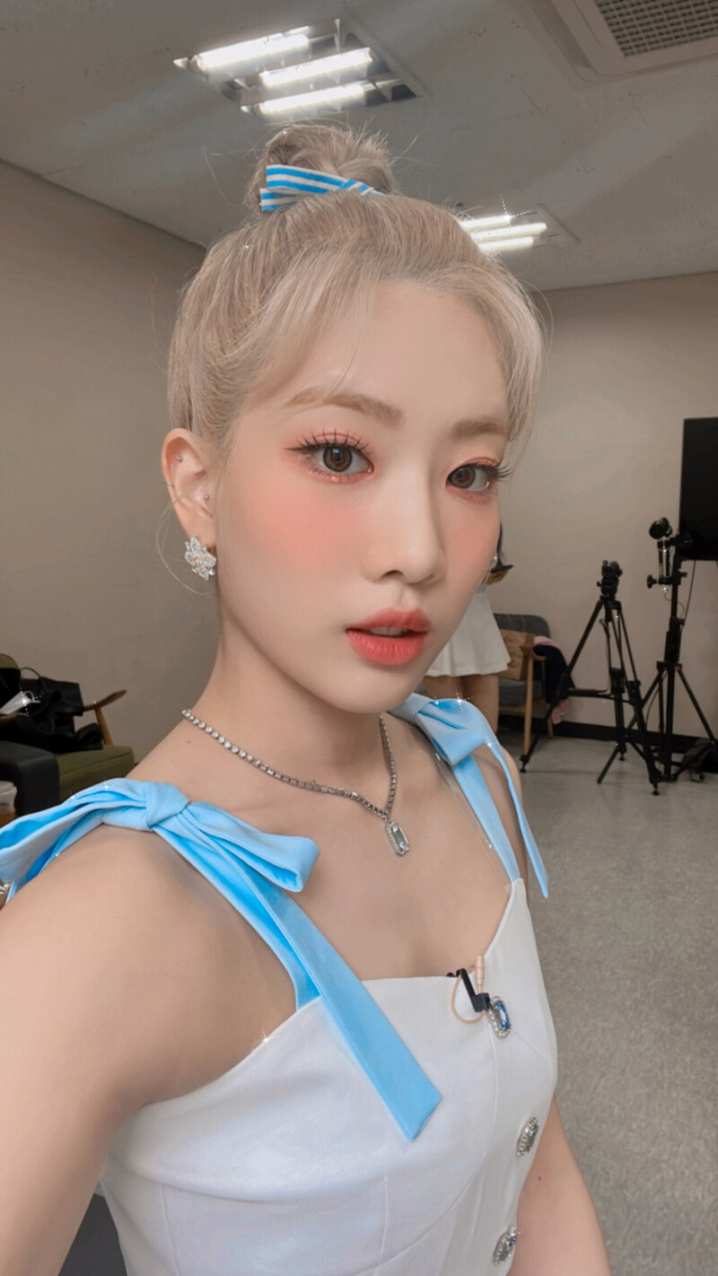 220505 Loona Twitter Update - Kim Lip documents 5