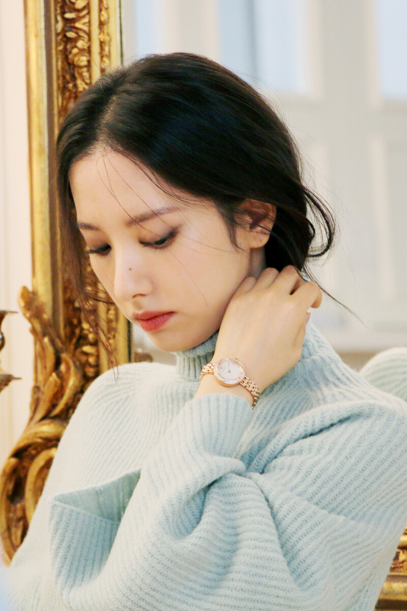 221107 Starship Naver - WJSN Bona - Armani Watch & Jewelry Photoshoot Behind documents 8