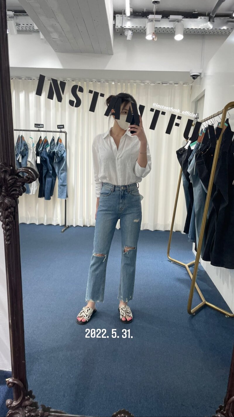221231 KARA Jiyoung Instagram story update documents 14