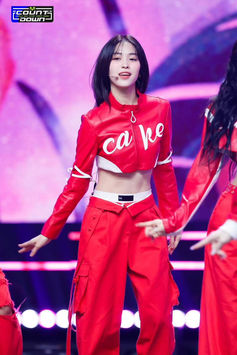 230810 ITZY Ryujin - 'CAKE' at M COUNTDOWN documents 4