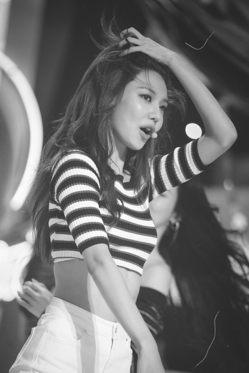 Girls' Generation Sooyoung - 'FOREVER 1' at Inkigayo documents 2