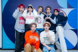 221127 SBS Twitter Update - VERIVERY at Inkigayo Photo Wall