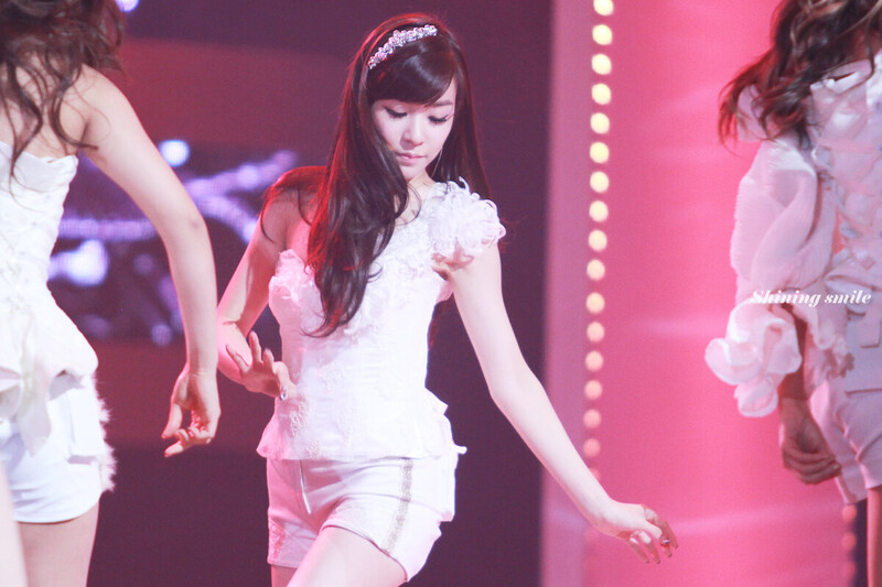 111230 Girls' Generation Tiffany at KBS Song Festival documents 2