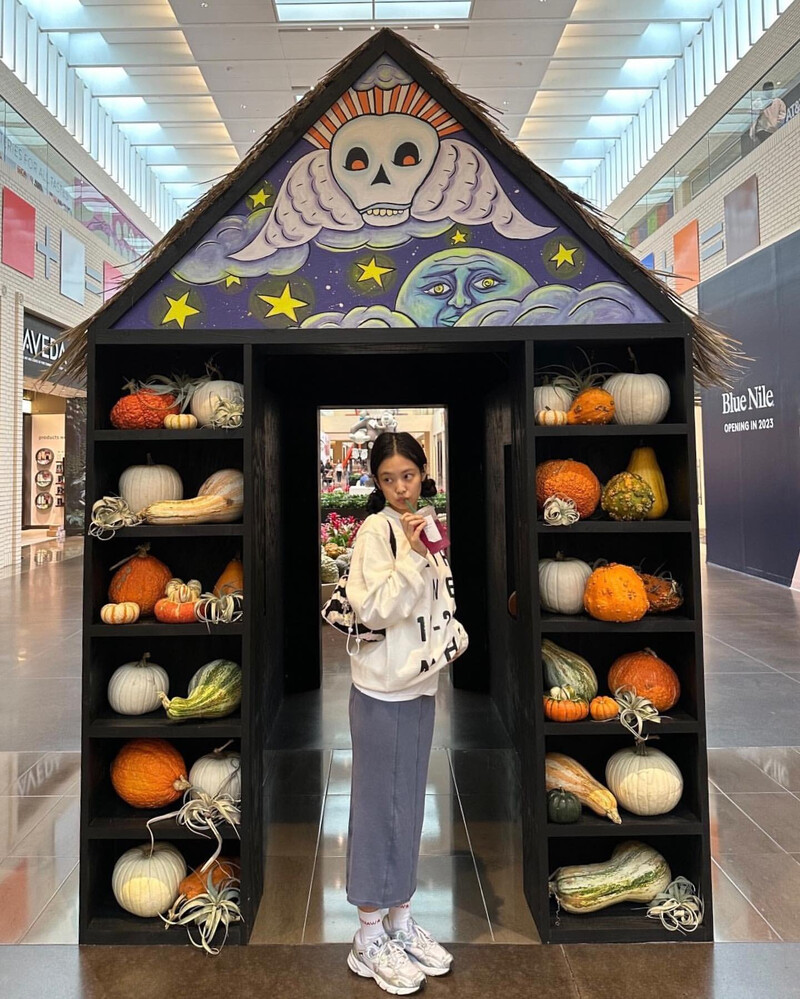 221029 BLACKPINK Jennie Instagram Update documents 1