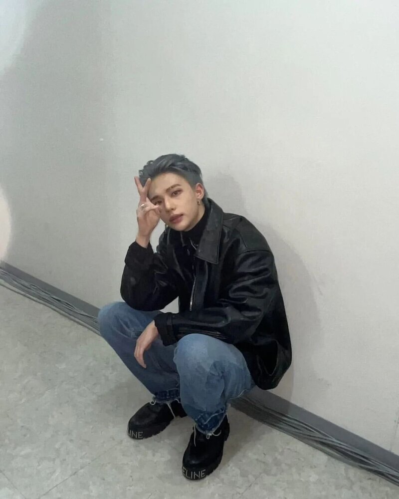221201 Stray Kids Instagram Update - Hyunjin | kpopping