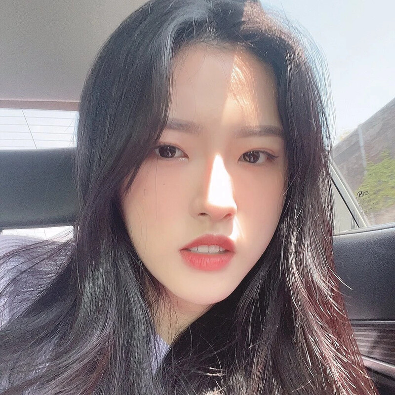 210509 Olivia Hye Twitter Update (LOONA) documents 1