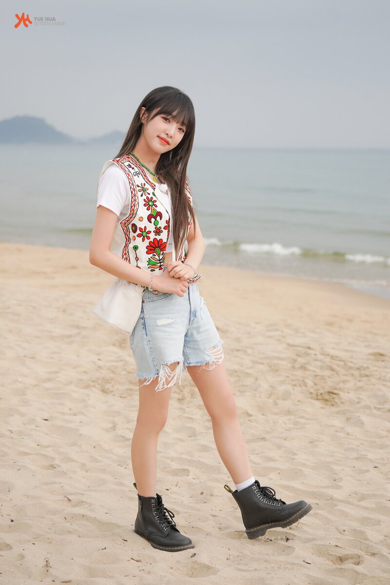 210903 Yuehua Naver Post - Yena's 'Where is my Destination' Behind documents 3