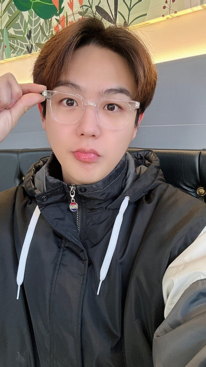 240105 DGNA Injun Instagram story update documents 1