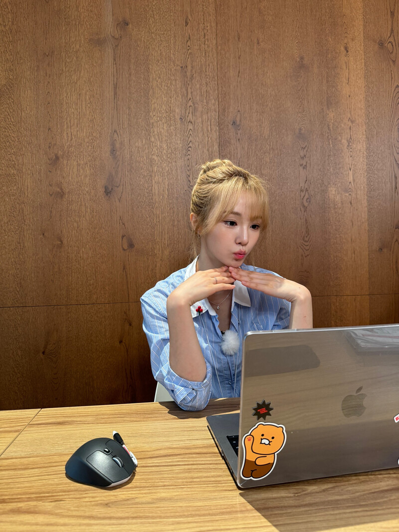 241026 WOOAH - NANA weverse update - 'Fruit Manager' Show documents 2