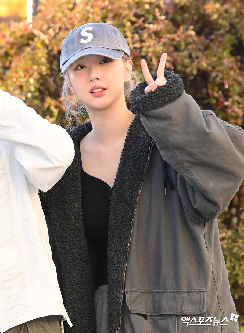 241122 Viviz Eunha Music bank commute documents 2